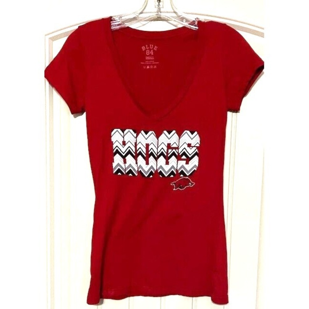 Arkansas Razorbacks Hogs Women's  v- Neck  T-Shirt‎ Size Small